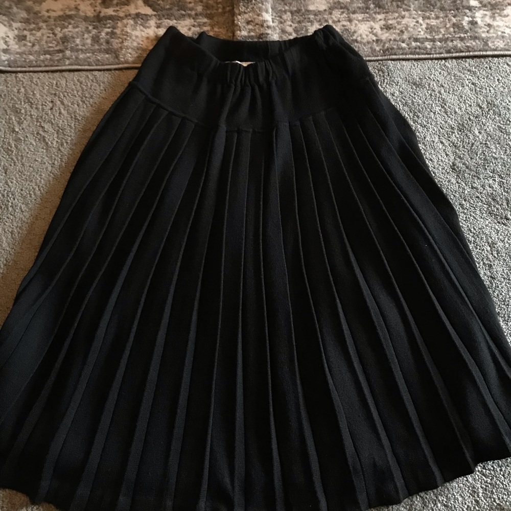 CHaUS size L women’s skirt